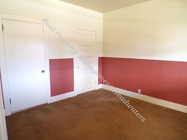 Building Photo - House For Rent