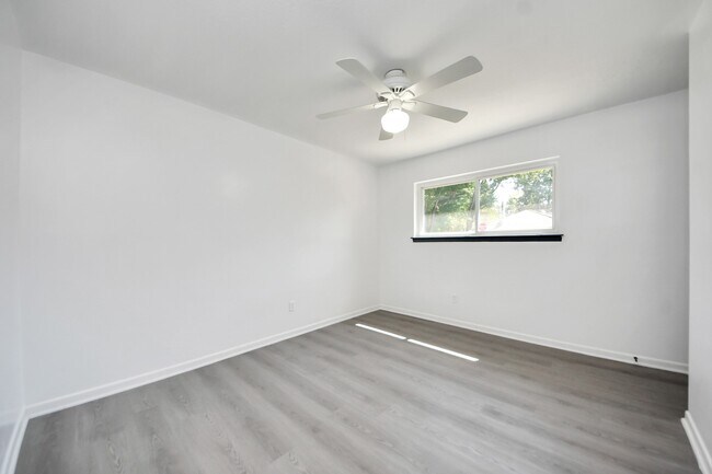 Building Photo - 23002 Grand Rapids Ln