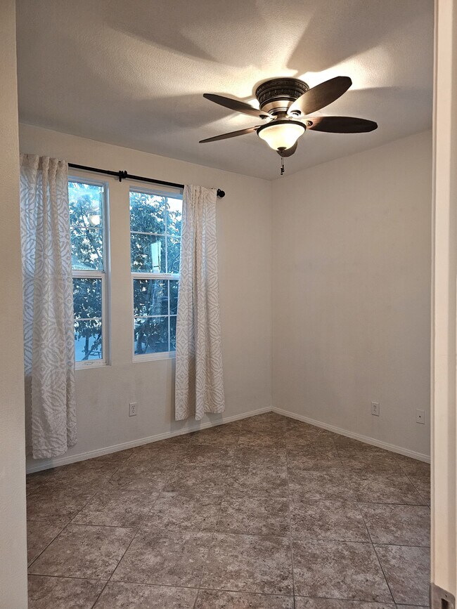 Building Photo - 80575 Stortford Avenue