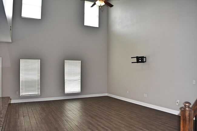 Building Photo - 192 Windchime Way