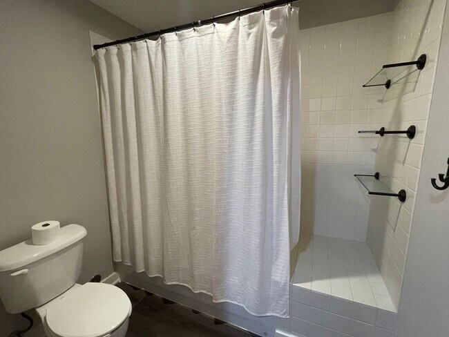 Building Photo - Unit 1105 - First Security Center