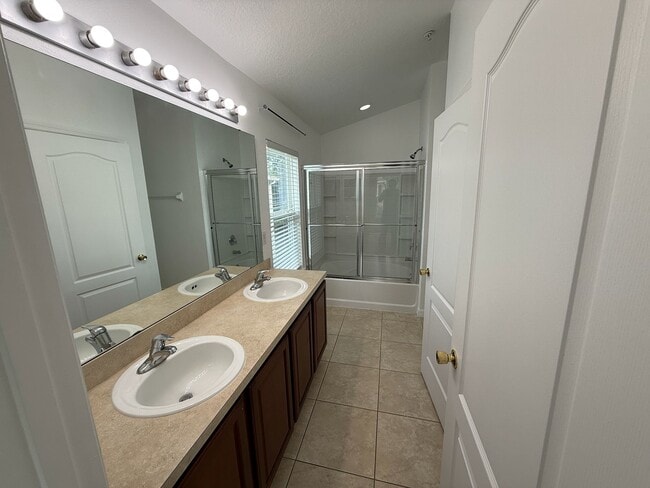 Building Photo - 1711 San Jacinto Cir