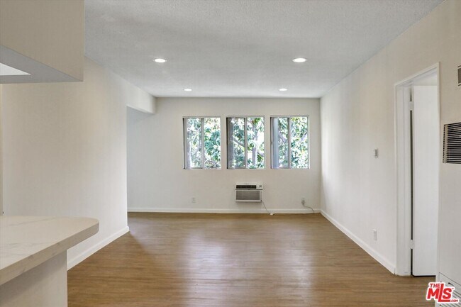 Building Photo - 1753 Garfield Pl