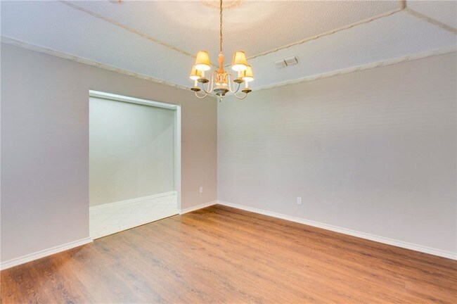 Building Photo - 1108 N Park Dr