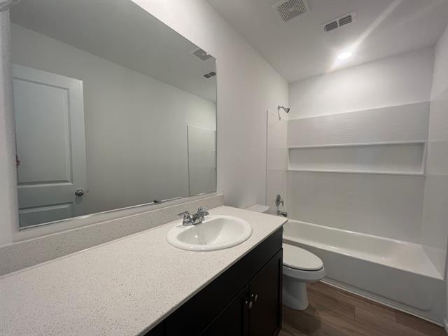 Building Photo - 2701 Rialto Dr