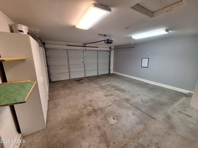 Building Photo - 13621 N 129th Dr