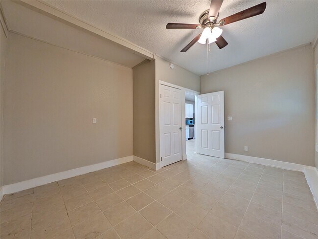 Building Photo - 1219 33rd St