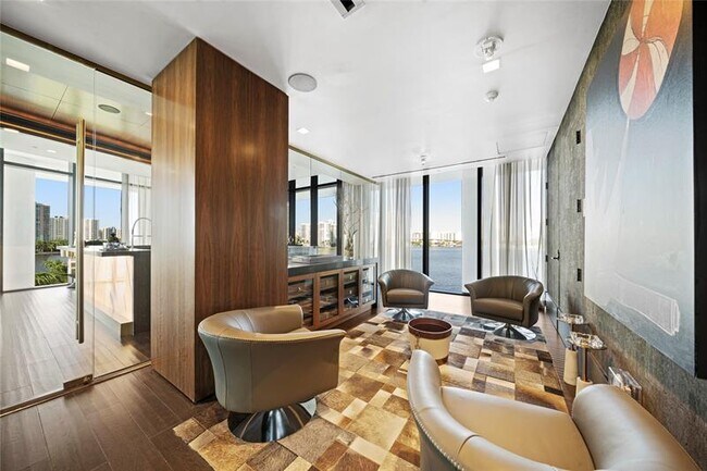 Building Photo - 5500 Island Estates Dr