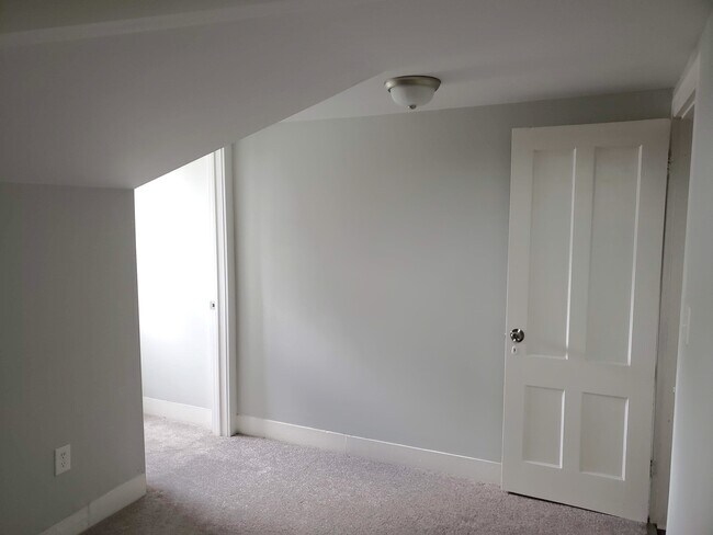 Building Photo - 64 Marlborough St