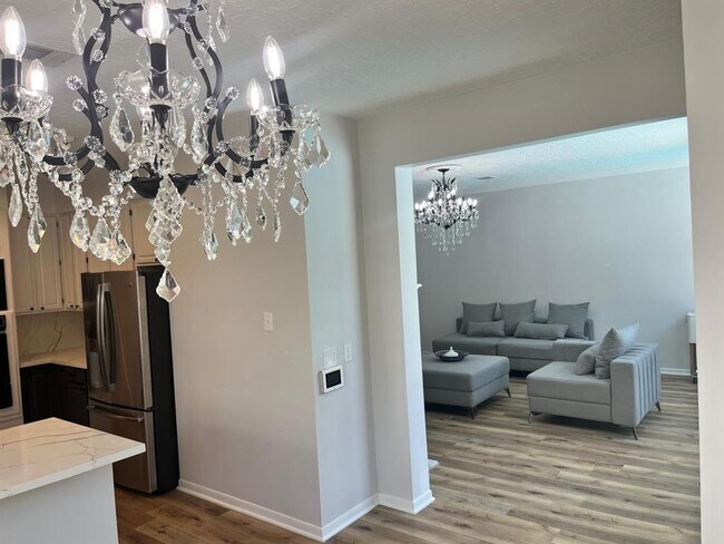 Building Photo - 14111 Torrey Vista Dr