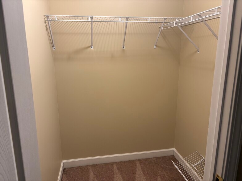 Building Photo - 82 S Pembroke Ave