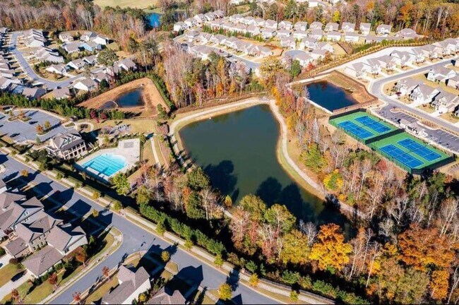 Walking Trail - 3975 Redwood Dr