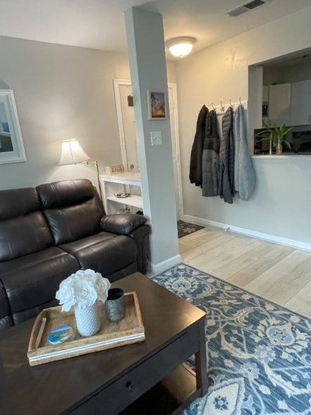 Building Photo - 2224 Springwood Dr