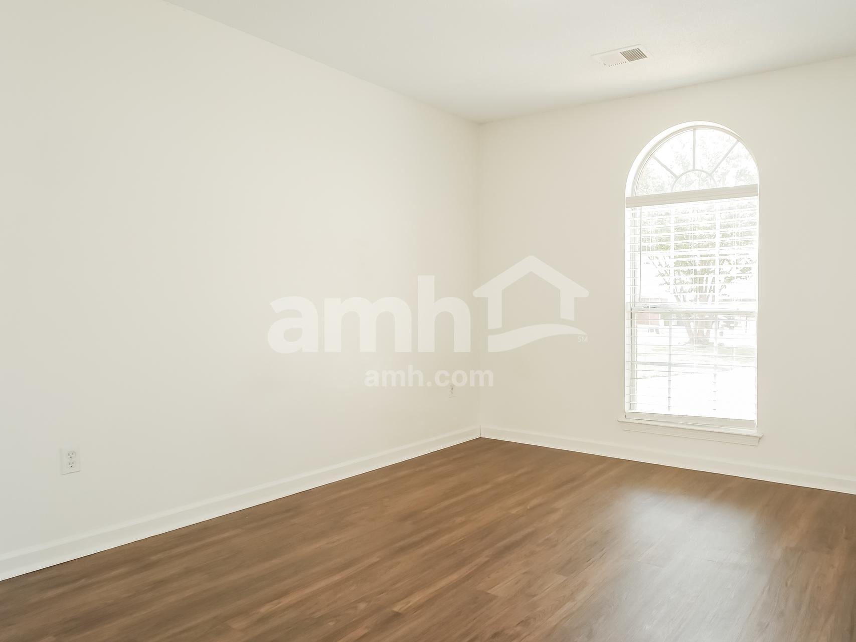 Building Photo - 660 Timber Creek S