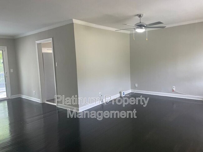 Building Photo - 3485 Maplehurst Dr