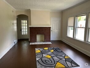 Building Photo - Spacious 3-Bedroom, 2-Bath First Floor  Ap...