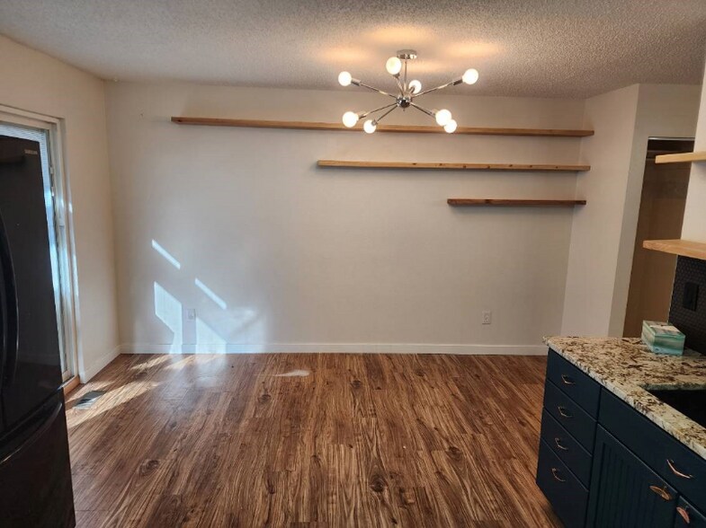 Building Photo - 2922 Dickens Dr