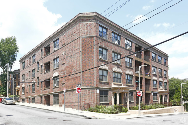 Primary Photo - Maple Commons