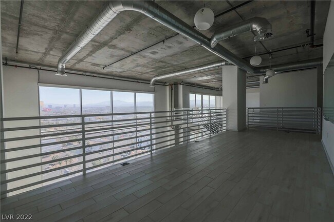 Building Photo - 900 S Las Vegas Blvd