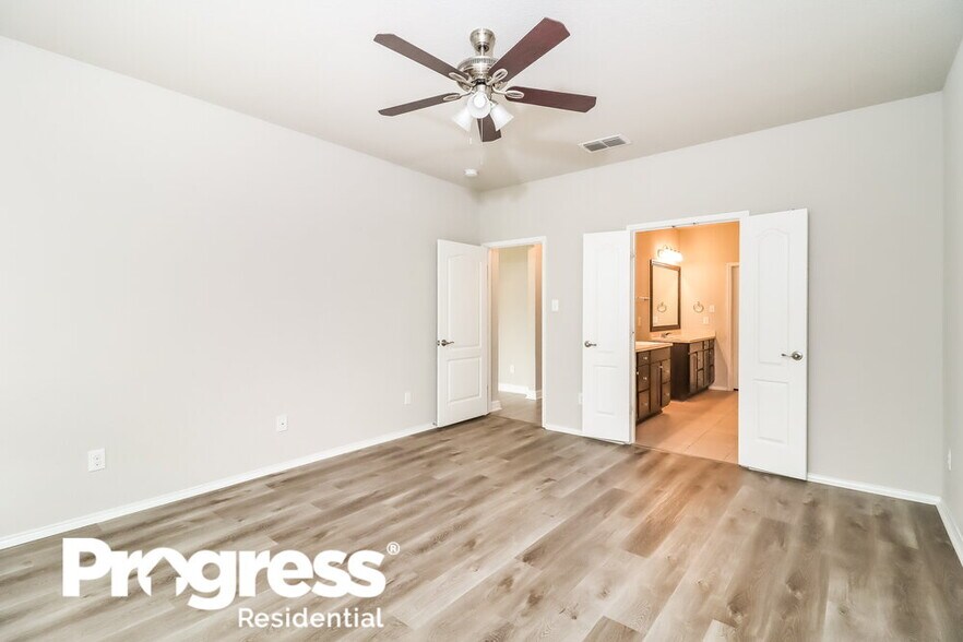 Building Photo - 6232 Topsail Dr