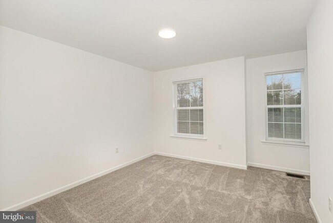 Building Photo - 7841 Briarwood Dr