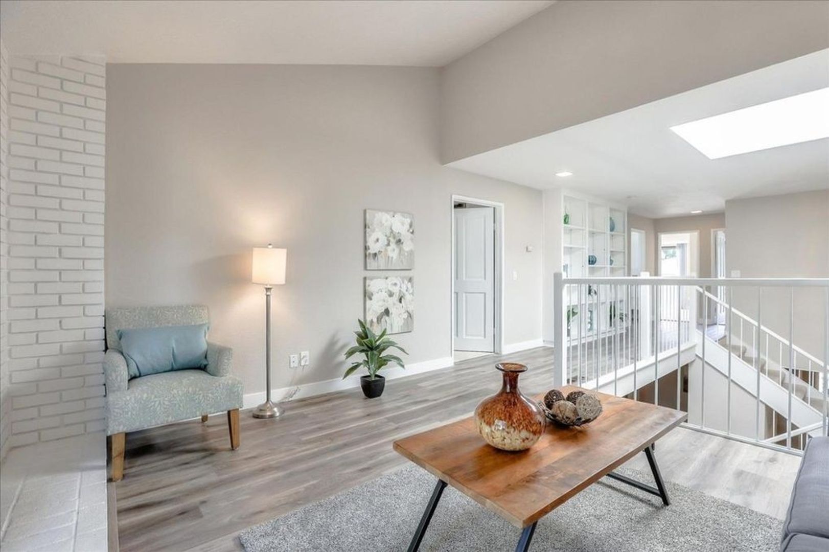 Building Photo - 218 Altura Vista