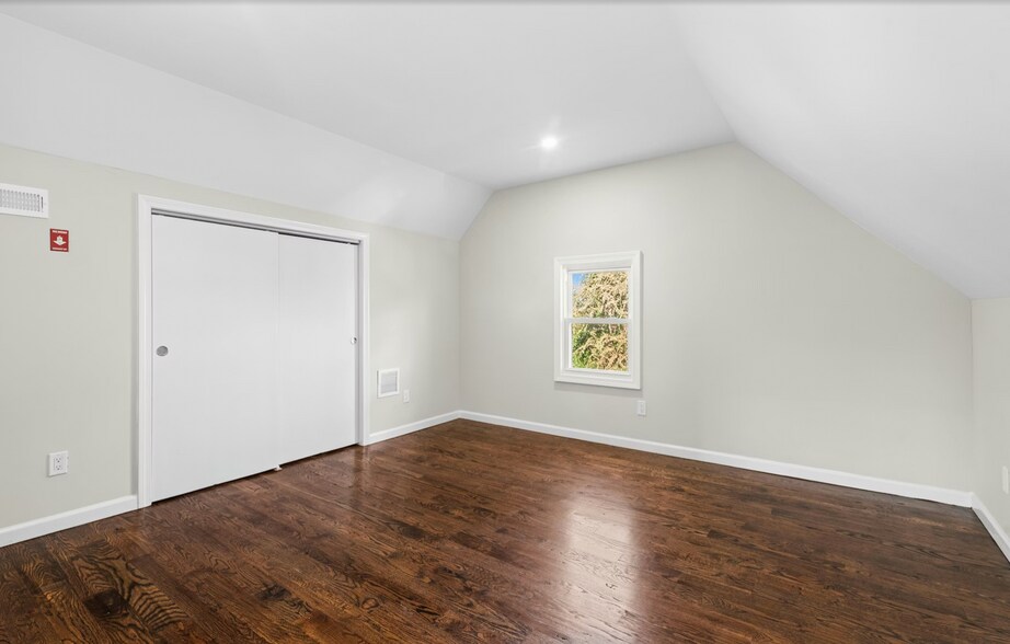 Building Photo - 356 Beechmont Ave