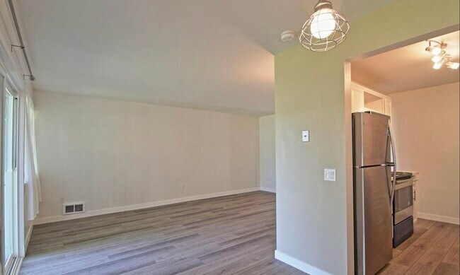 Building Photo - 12230 SE 60th St