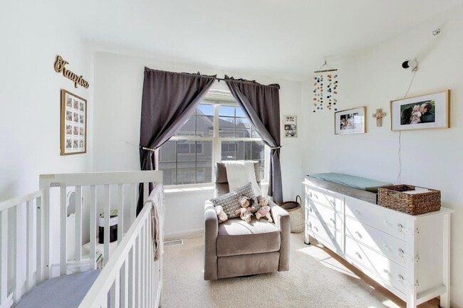 Building Photo - 303 S NW Hwy