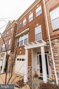 Building Photo - 21927 Windy Oaks Square