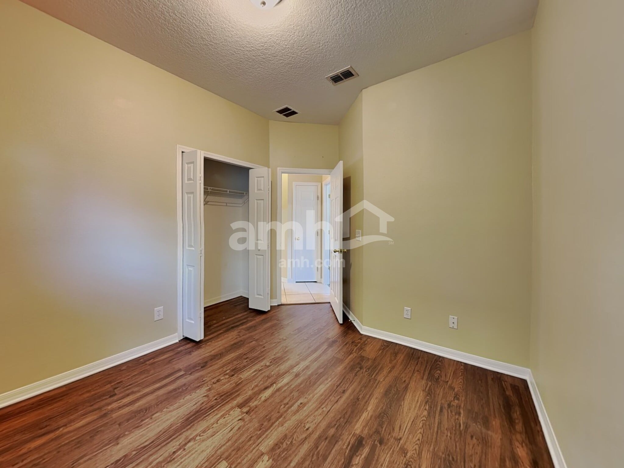 Building Photo - 1619 Lakelet Loop