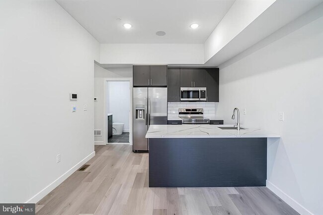 Building Photo - 2417 N 7th St