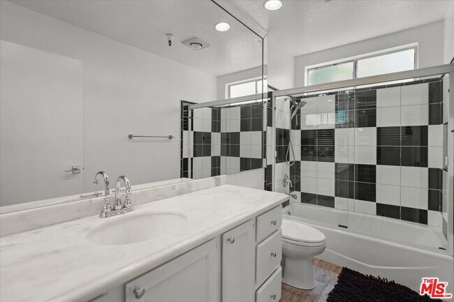 Building Photo - 14630 Dickens St