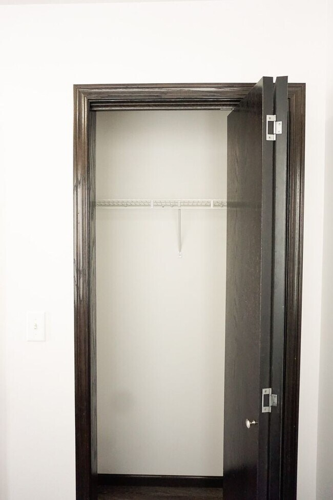 Building Photo - 3 Bed 3 Bath Twin Home