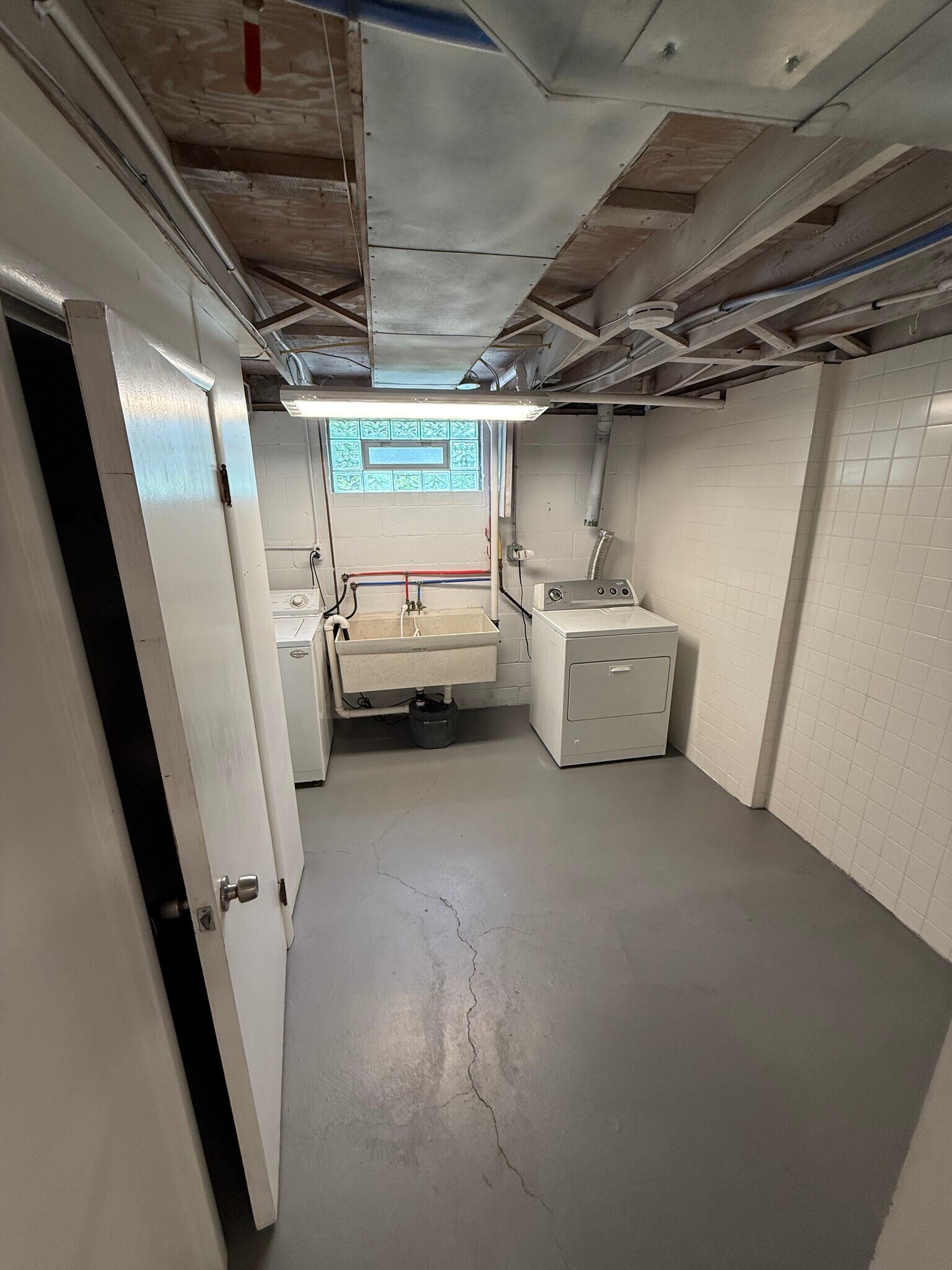 In Unit Laundry - 1090 Stolle Rd