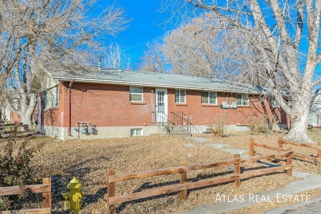 Building Photo - 8607 W 62nd Pl