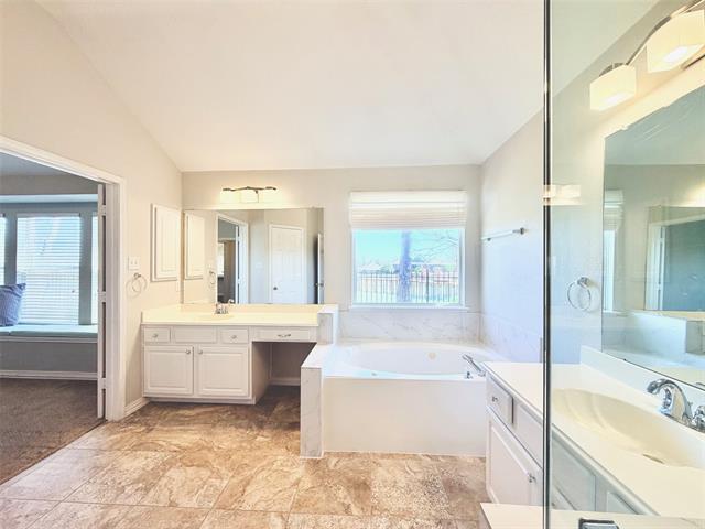 Building Photo - 2913 Dover Dr