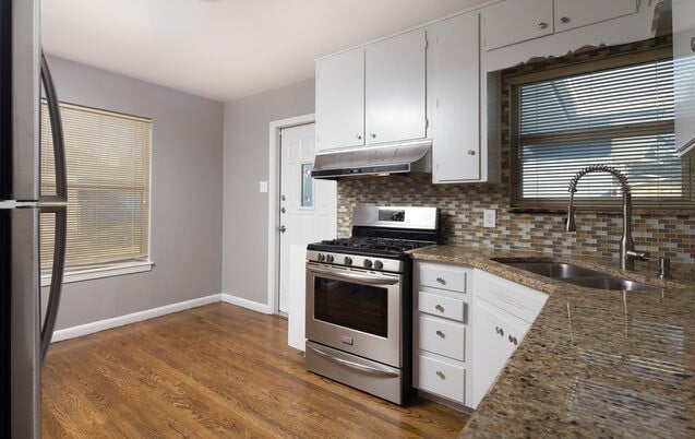 Building Photo - 303 Schmeltzer Ln