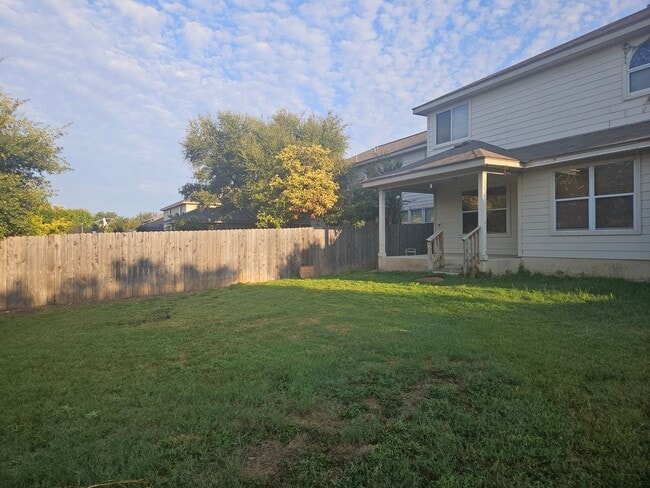 Building Photo - 3 Bedroom in Wildhorse Subdivision