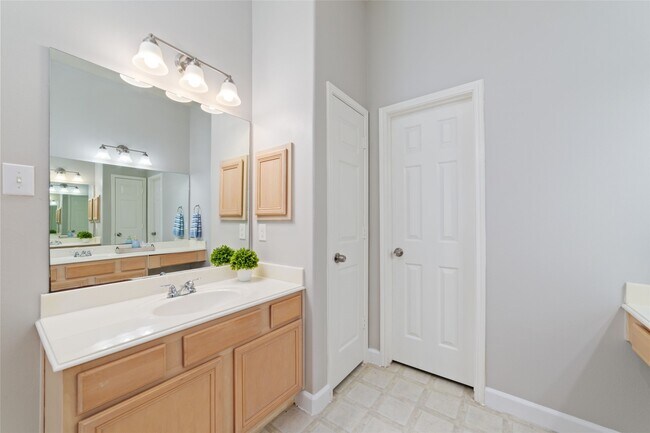 Building Photo - 8503 Ivanhoe Springs Dr