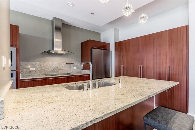 Building Photo - 4471 Dean Martin Dr