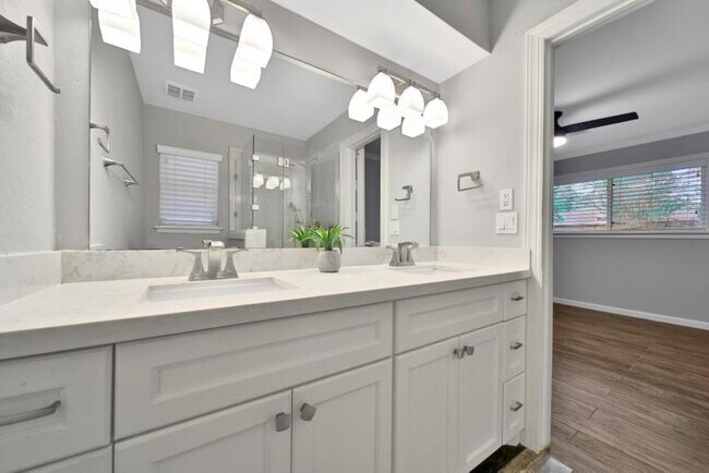 Building Photo - 5506 Braesvalley Dr