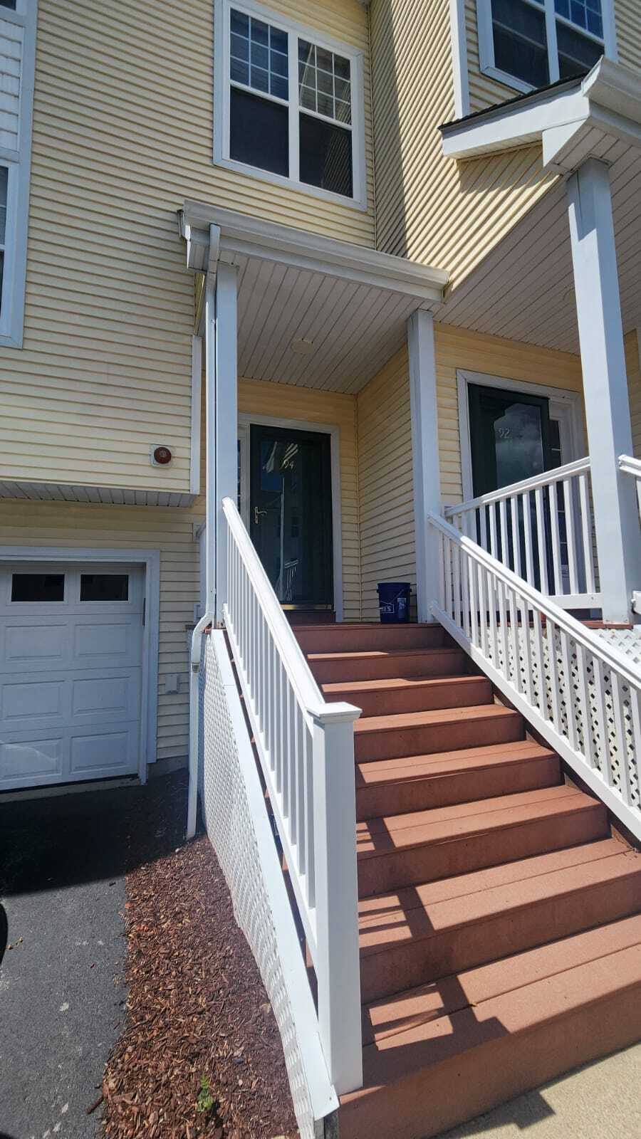 Building Photo - 94 Woodlake Dr