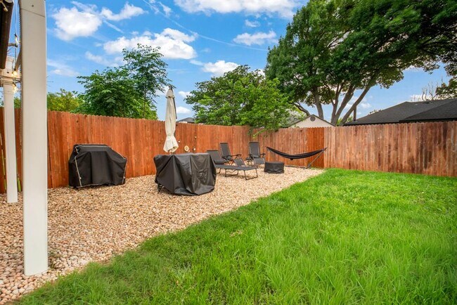 Building Photo - 505 Eaglecreek Dr