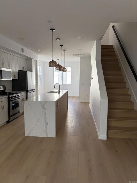 Building Photo - 815 Harbor Cliff Way