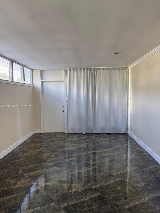 Building Photo - 1070 98th St