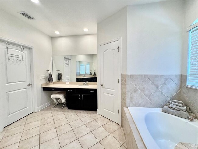 Building Photo - 212 Montara Drive