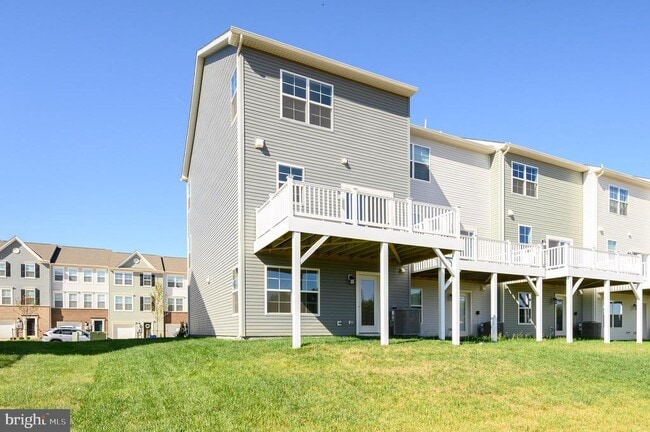 Building Photo - 450 Seeback Dr