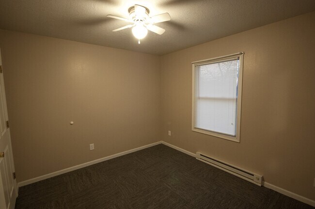 Building Photo - 101-103 South Plum