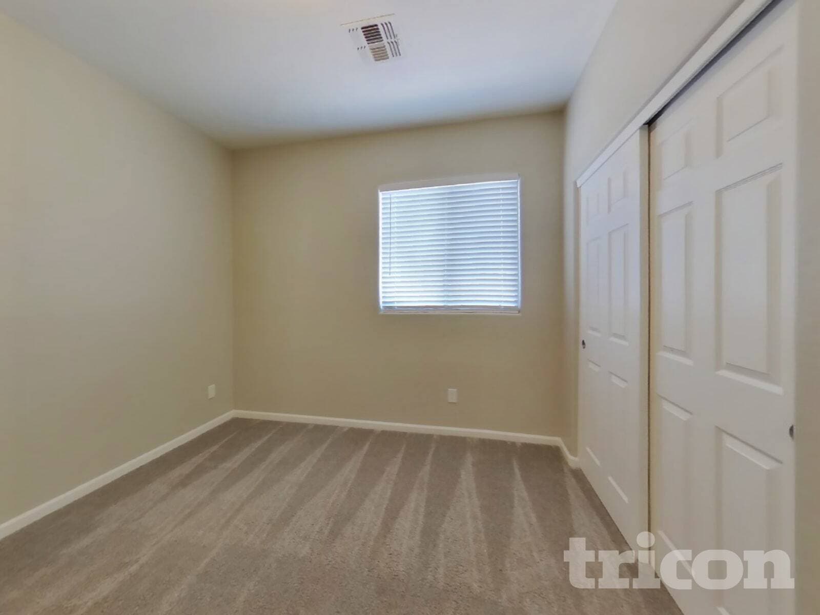 Building Photo - 723 W Dana Dr